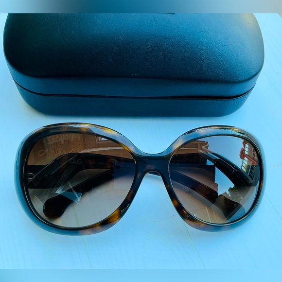 STYLISH DOLCE & GABBANA sunglasses